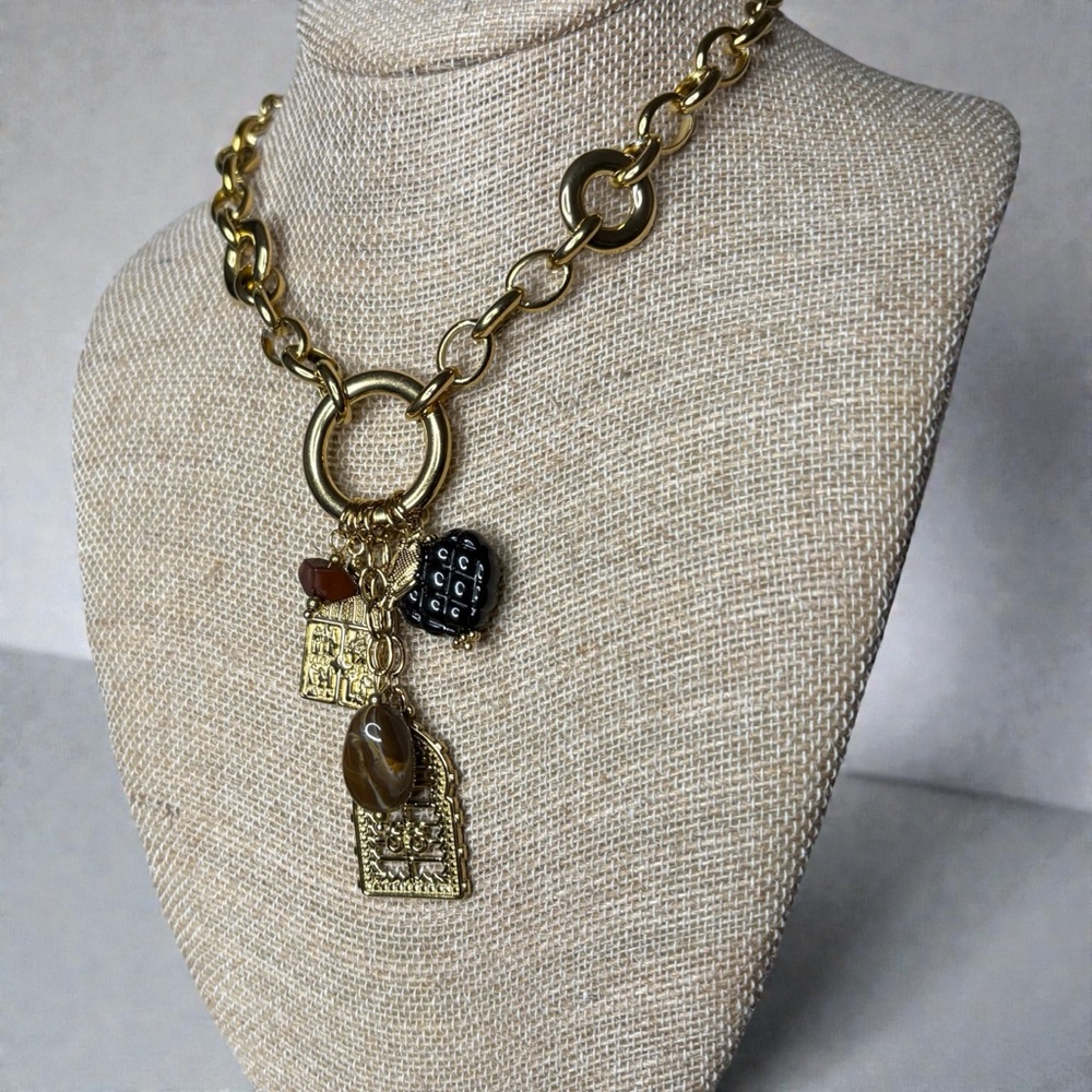 18k Gold Plated Pendant Necklace - Picture 3 of 5